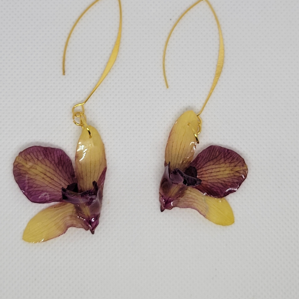 Elegant Floral Drop Earrings